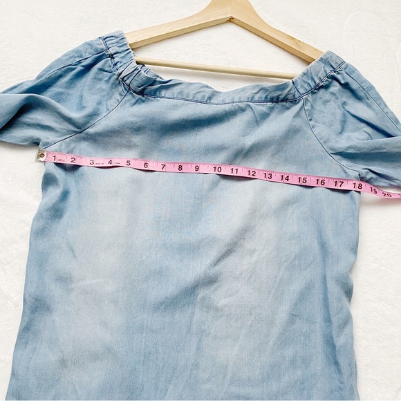 Off Shoulder Tied Sleeve Chambray Top - Picture 4 of 10
